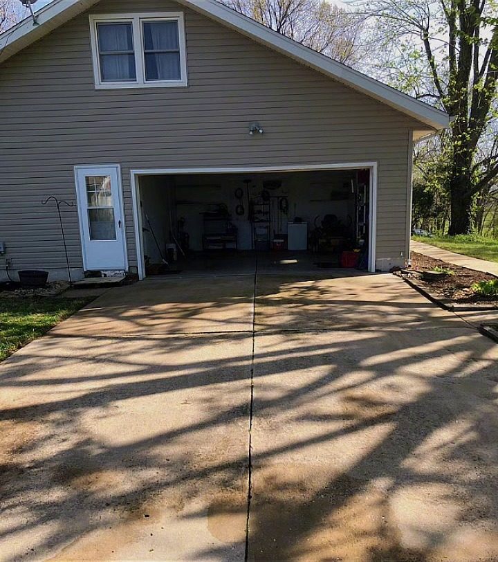Garage and driveway pressure washing